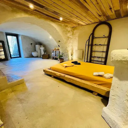 Charming House With Sea View Emily In Vakantiehuis
